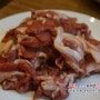 홍대 고기카페 개미 - 소고기 돼지고기 닭고기 꼬치까지 , 단연 으뜸은 숯불 석쇠구이!