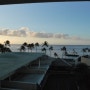 하와이에서 맞이 하는 아침 _테라스로 보이는 카할라 비치_ 카할라 호텔에서