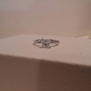 올 가을 청담 결혼예물 특색있는 1캐럿 프린세스 다이아몬드반지