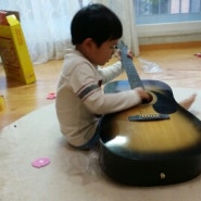 기타치는 6살 루이