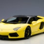 AUTOart - 1/18 LAMBORGHINI AVENTADOR LP700-4 ROADSTER (GIALLO ORION/YELLOW)