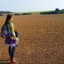 영국 여행 : 도버를 걷는 여자 - 언덕 위 마을 구경하기/ 황야 가로지르기