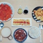 [저녁밥상] 김치부침개,고구마전,계란말이,벌떡탕,빽순대,막걸리, 요거프레소 메리딸기