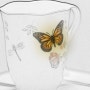 컵에 달라붙은 나비