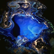 아주라이트(azurite) 푸른심연을 품은 남동석