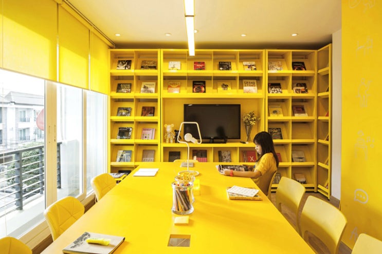 [컬러디자인] 노란색을 활용한 인테리어 9 Interiors That Have A Whole Lot Of Yellow : 네이버 블로그