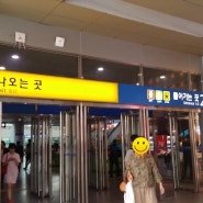모토로라 베이비 모니터 MBP854 출시 광고 영상 - 서울역 2번 출구 전광판 광고 현재 진행 중