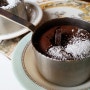홍대 디저트 맛집 : 바로 구워서 주는 촉촉한 초콜릿 케이크집 <몹시>