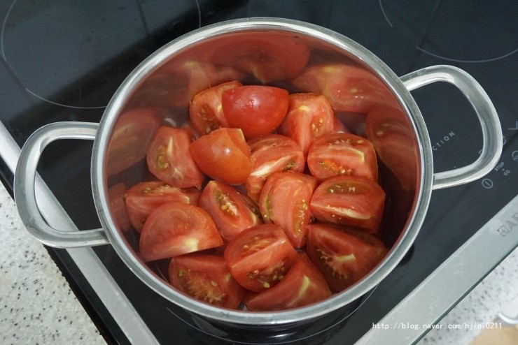 [간단한간식] 토마토 익혀먹기 + 올리브오일 /토마토 껍질 벗기기/건강슈퍼푸드 토마토와 올리브유 요리 : 네이버 블로그