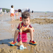 바닷가에 나타난 아이언맨.. ㅎㅎ