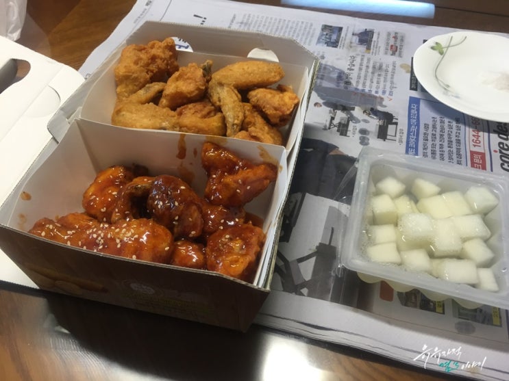 페리카나 메뉴 반반치킨 후라이드 + 매운양념 쏘쏘? : 네이버 블로그