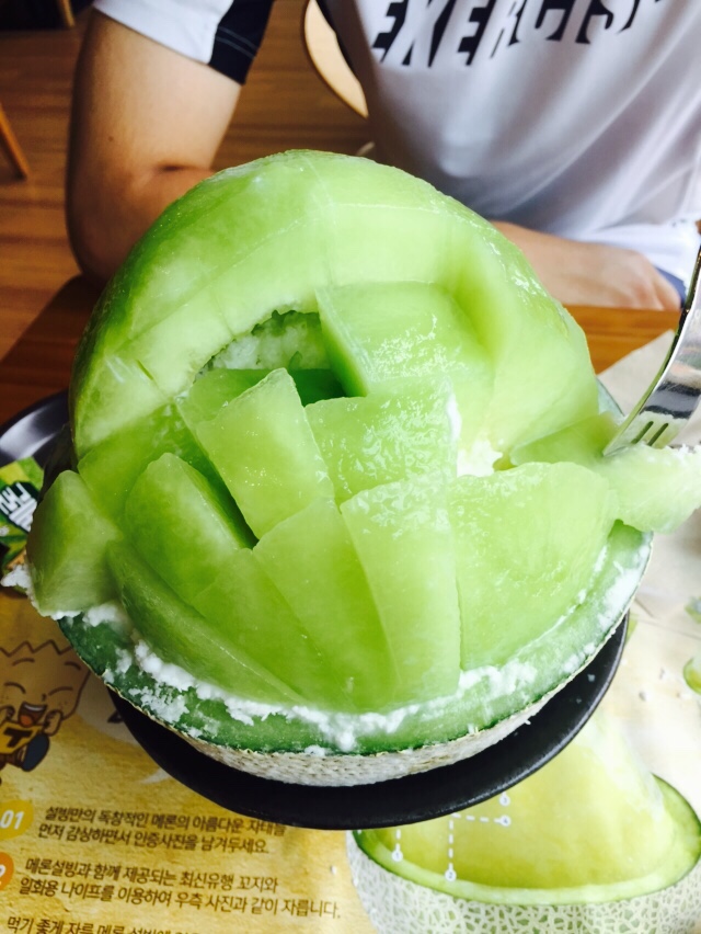 리얼 통통 메론 빙수 설빙 코리안 디저트 카페[ 리얼 통통 메론을 먹엇음슴체 통통 커지는 니 동공 ] : 네이버 블로그