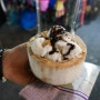 [방콕자유여행] 카오산로드 길거리 필수 먹을거리!! 코코넛아이스크림~