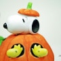 October " HALLOWEEN" Snoopy His Friends Monthly Figurine Calendar