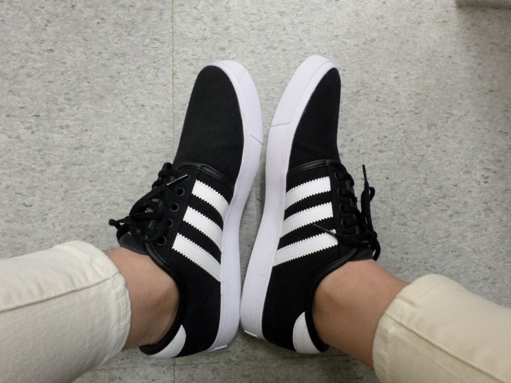 ADIDAS G66636_seeley 아디다스 스니커즈 검흰 구매&착용 : 네이버 블로그