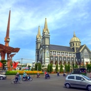 베트남 việt nam• 빈증 Bình Dương 성당 천주교 nhà Thủ