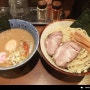 [신주쿠 新宿] 俺の麺 春道 | 오레노 하루미치 : 낮과 밤의 수프베이스가 바뀌는 라면가게