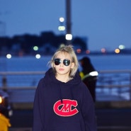 씨엘(CL) 편안하고 스타일리시한 공항패션 후드티셔츠 하나로 완성!