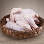 닭고기 산지가격은 1,000원대로 하락했지만 치킨값은 요지부동