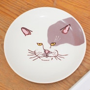 [2] 고양이다방 큰 접시 _ 카페라떼