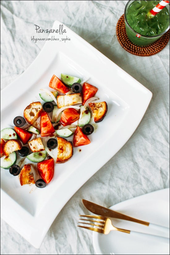 이탈리아식 브레드 샐러드 '판자넬라 (Panzanella)' 만드는 법