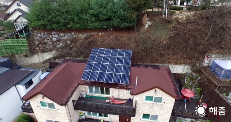 지붕 형태에 따른 주택용 태양광 모듈 설치방식 모음 (사례 사진) : 네이버 블로그