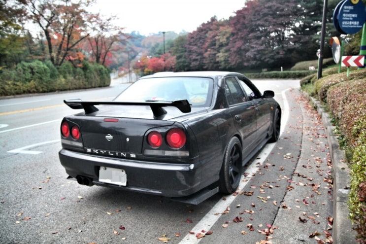 [ NISSAN Skyline HR34 ] GT-R의 포스를 가진 닛산 스카이라인 세단 : 네이버 블로그