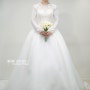 더라빌에서 예식하는 수연신부님의 클라우디아본식드레스 가봉 :: 베리굿웨딩 김효정