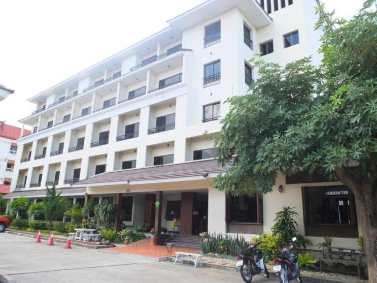 [파타야 수쿰윗]반쿤포 호텔 (Baan Khun Poh Hotel)