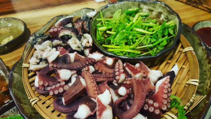 [마산맛집] 합성동맛집 돌문어전문점 아부지 - 피로회복제 : 네이버 블로그