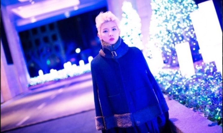 Рен из nu'est. Рен из nu'est с длинными волосами белыми. Рен белого. Рен из nuest. Лен тсукихиме.