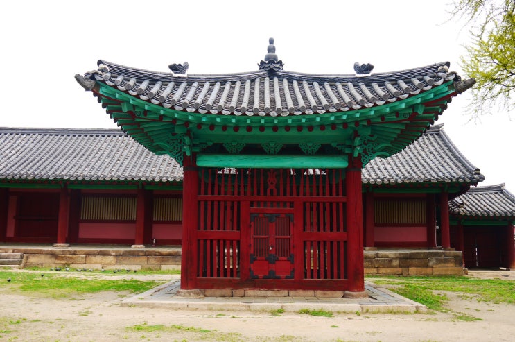 서울문묘(성균관) : 묘정비와 묘정비각, 하마비와 하마비각
