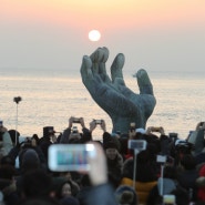 [뉴스경북=포항시] 정유년 새해 첫 날, 포항 호미곶 등 해맞이 인파 가득