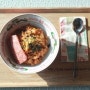 김치볶음밥, 날치알 넣어 톡톡 씹히는맛,점심메뉴추천