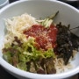 소희네 분식당에서 비빔칼국수와 김밥 그리고 만두백반을 먹었네요