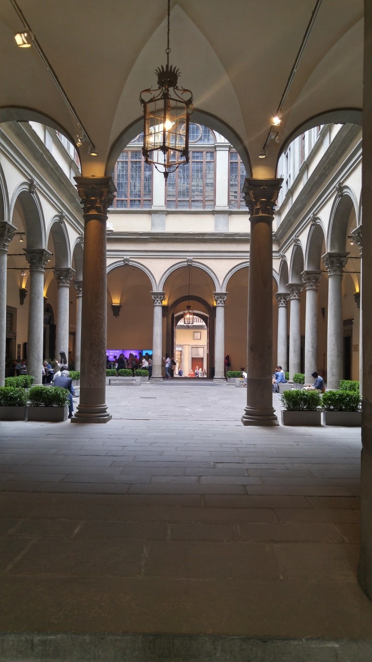walk along 피렌체 - 스트로치 궁전(Palazzo Strozzi) 산책하기.[지도 첨부]