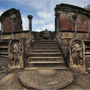 스리랑카여행 폴로나루와 쿼드랭글에서 가장 우아한 건축물 '바타다게'