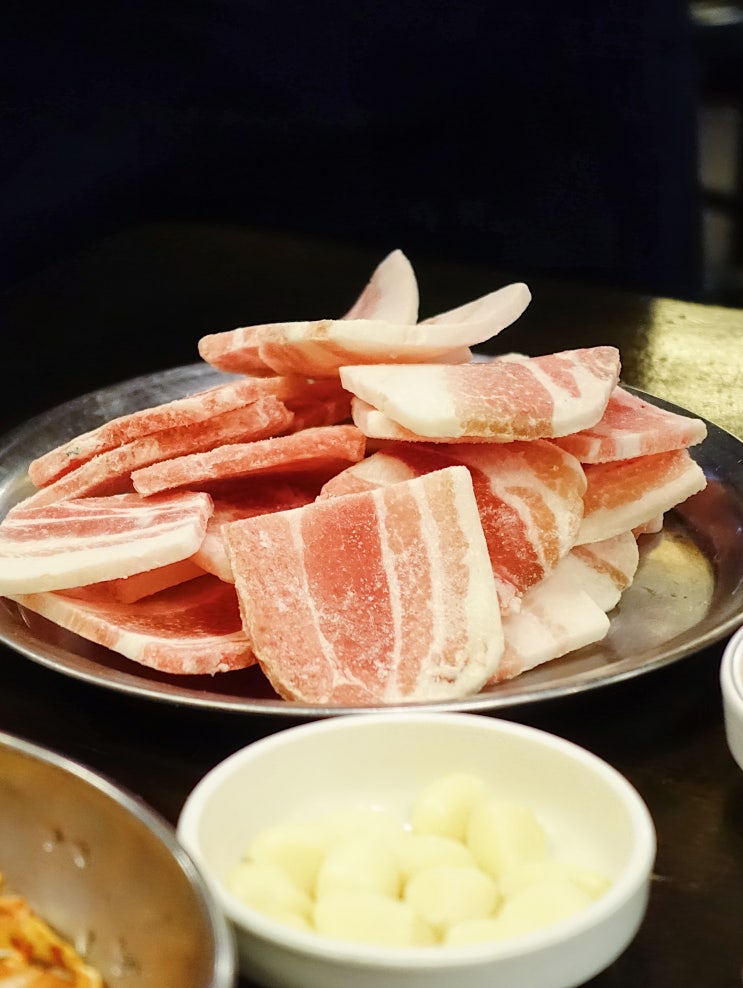 첫눈이 오는 날엔 냉삼, 냉동삼겹살을 먹는 날 : 네이버 블로그