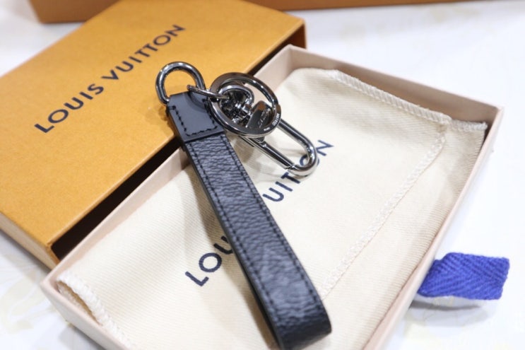 Unboxing Dragonne bag charm and key holder for louis vuitton