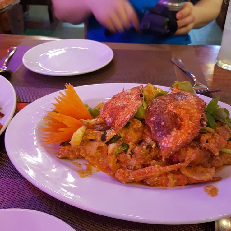 푸켓 빠통 타이거 인 레스토랑( Tiger Inn restaurant)에서 오븟한 저녁식사하기! : 네이버 블로그