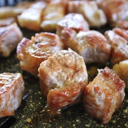 제주 애월 흑돼지 고기와 비빔국수 꿀조합