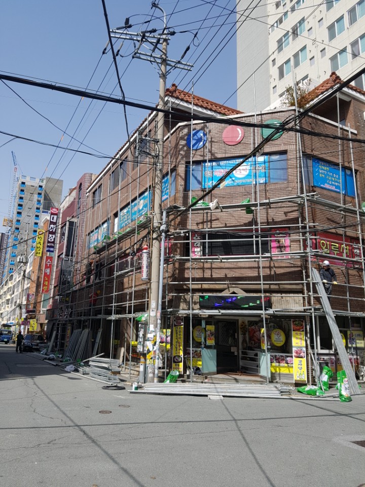 하단 오거리 상가 외벽 마감 타일 철거 : 네이버 블로그