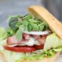 그리스 스타일의 "할루미 샌드위치" 만들기