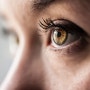 고통받고 있는 눈, 눈건강 루테인 효능 알아보기