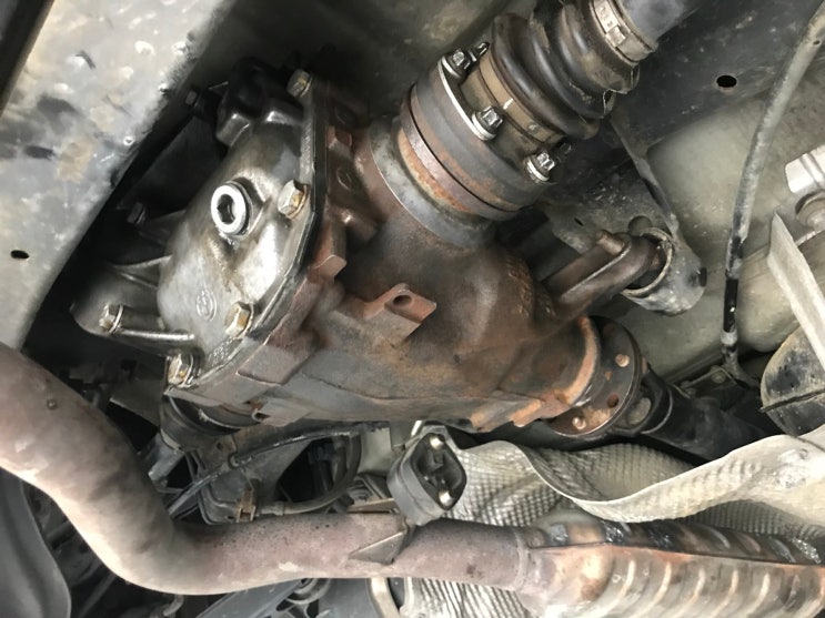BMW E90 320i 디퍼런셜 소음으로 디퍼런셜 교환 2608 : 네이버 블로그