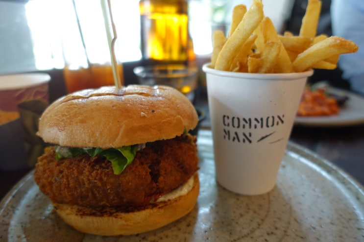 [싱가폴 맛집] 브런치보다는 카페, Common Man Coffee Roasters (커먼 맨 커....