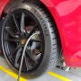 포르쉐 박스터 718GTS 타이어 펑크나 첫 지렁이를 박아봤다. (영등포 문래동 자동차 정비소)