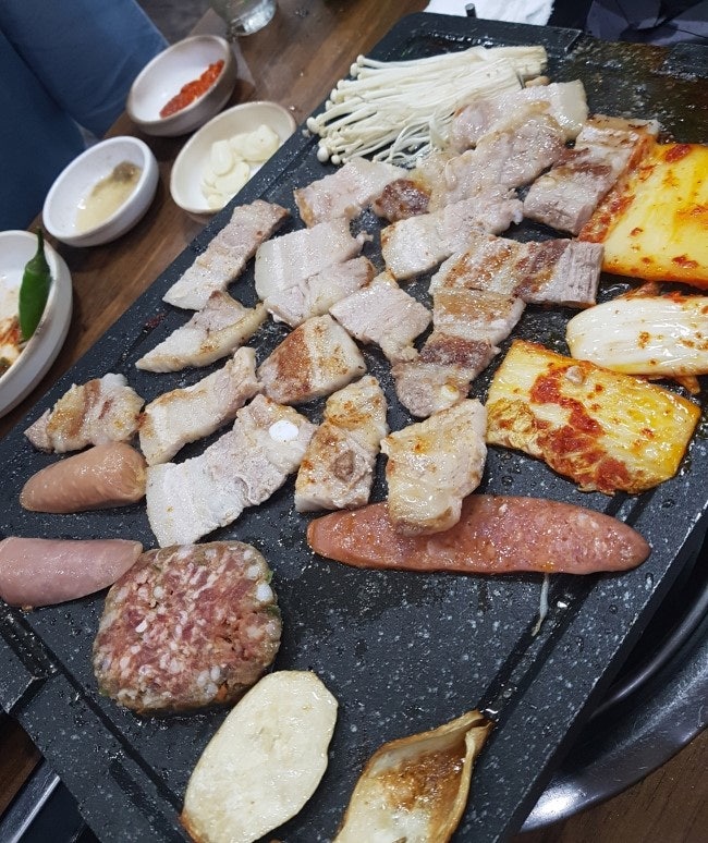 [광주 고기 저렴한 곳] 철주네 식육식당 서비스 굿! : 네이버 블로그