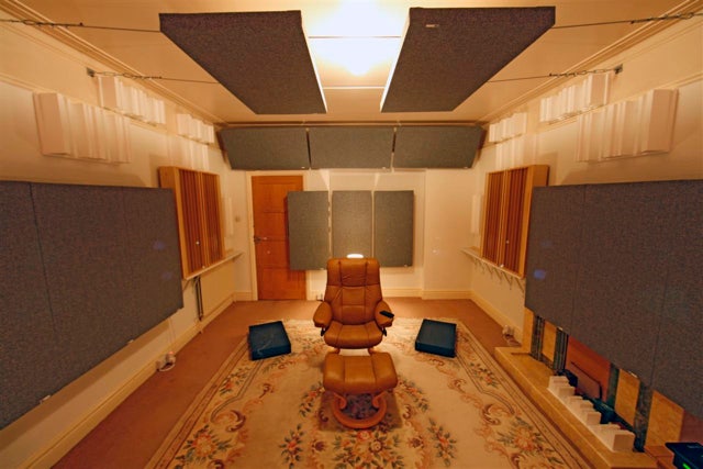 [꿀팁] 홈스튜디오를 위한 룸어쿠스틱 트리트먼트 가이드 by 사운드기어 박사원