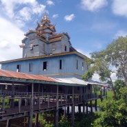 캄보디아자유여행 톤레샵호수의 아고라사원